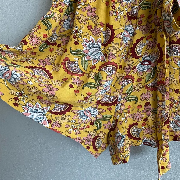 Anthropologie Sanctuary Romper Size Large Yellow Sunrays Button Front Floral - Picture 7 of 11